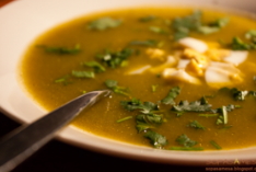 Sopa de Coentros e Ovo Escalfado