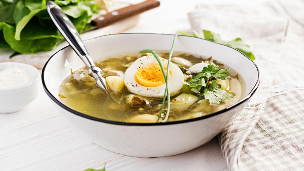 Sopa de Coentros e Ovo Escalfado